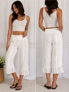 Venus White Lace Trim Cropped Capri Pants Women’s Size Small Cottagecore